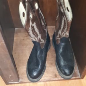 Men's Brahma cowboy boots with Vibram sole.